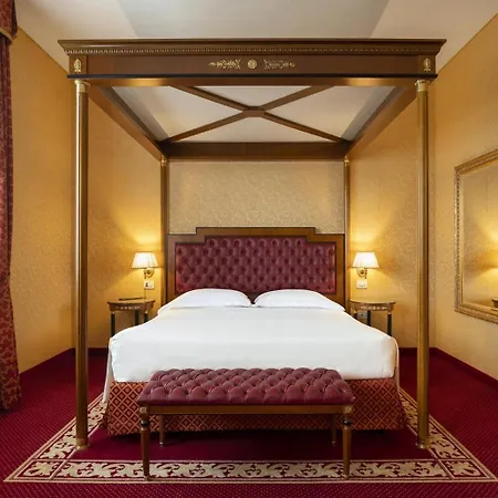 Maxim Hotel