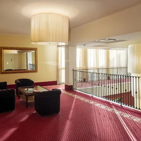 Maxim Hotel