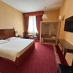 Maxim Hotel