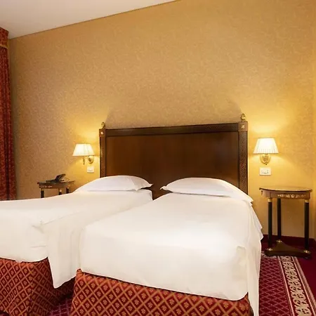 Maxim Hotel