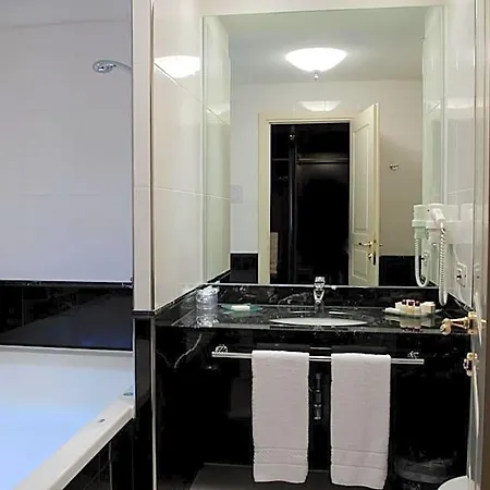 Hotel Maxim 4*