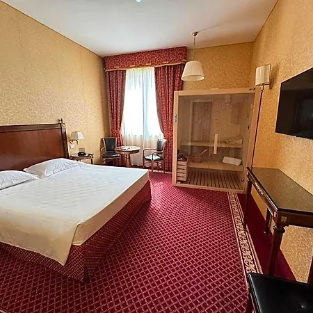 Hotel Maxim 4*