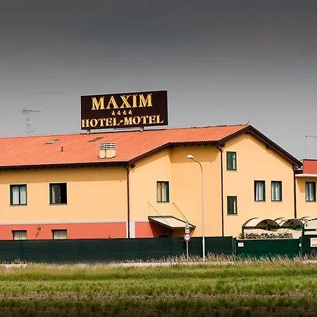 Maxim Hotel 4*